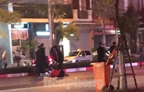 Lạng Sơn: Hàng chục thanh niên hỗn chiến trong đêm, 3 người thương vong Hiện trường vụ việc, 1 thanh niên bị đâm chết tại chỗ. Ảnh TL