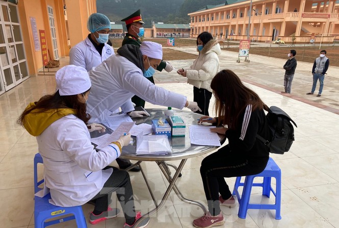 Lạng Sơn kích hoạt khu cách ly phòng chống dịch COVD-19 Trung đoàn 123 tiếp nhận người cách ly .Ảnh: Duy Chiến