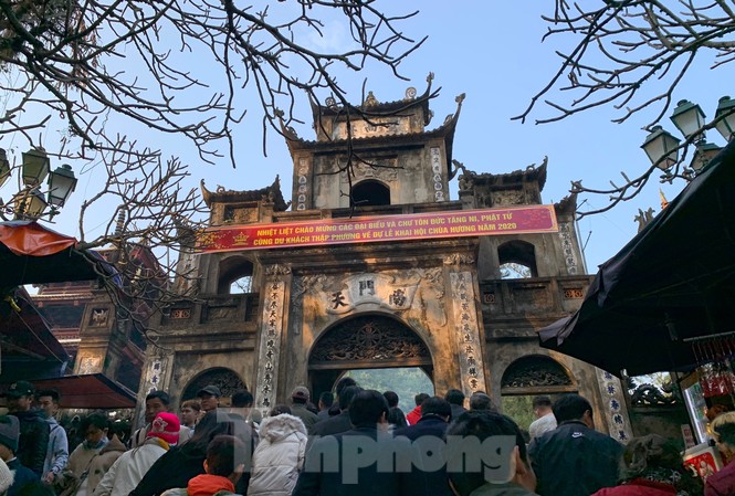 Bộ Văn hóa yêu cầu dừng lễ hội trên cả nước, kể cả lễ hội đã khai mạc Bộ trưởng Bộ VHTTDL đề nghị các địa phương dừng mọi lễ hội, kể cả lễ hội đã khai mạc