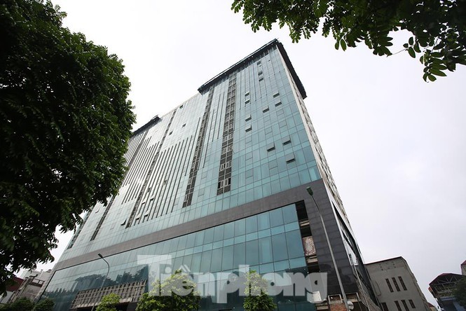 Phá dỡ 8B Lê Trực vào thế khó, Hà Nội nhờ trợ giúp từ Bộ Xây dựng Phá dỡ 8B Lê Trực vào thế khó, Hà Nội nhờ trợ giúp từ Bộ Xây dựng
