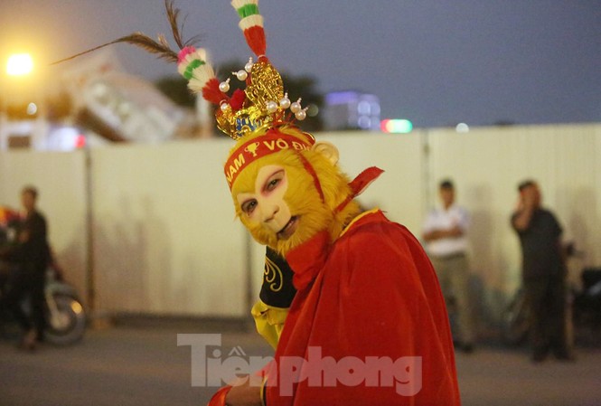 'Tôn Ngộ Không' đại náo Mỹ Đình trước trận Việt Nam vs Thái Lan 'Tôn Ngộ Không' đại náo Mỹ Đình trước trận Việt Nam vs Thái Lan