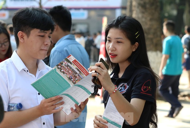 Hơn 44.000 thí sinh điều chỉnh nguyện vọng trong ngày đầu tiên Hơn 44.000 thí sinh điều chỉnh nguyện vọng trong ngày đầu tiên
