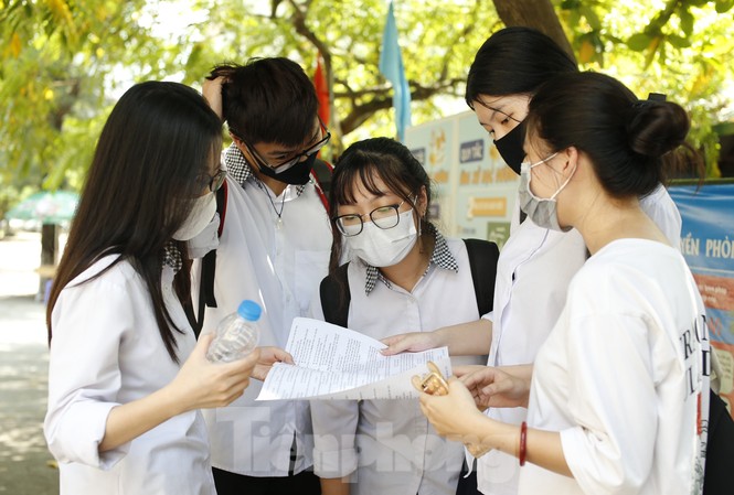 Đề thi môn Toán tốt nghiệp THPT đợt 2 có độ khó tương đương đợt 1 Đề thi môn Toán tốt nghiệp THPT đợt 2 có độ khó tương đương đợt 1