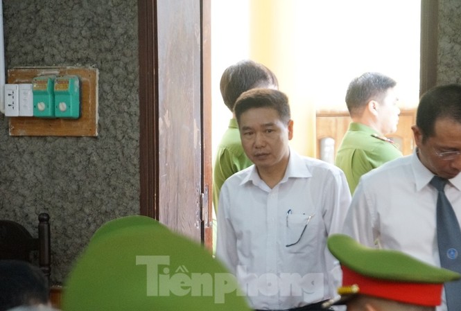 Xử gian lận thi ở Sơn La: Không giao việc, triệu tập 27 nhân chứng quan trọng Bị cáo Trần Xuân Yến - nguyên Phó GĐ Sở GD&ĐT.
