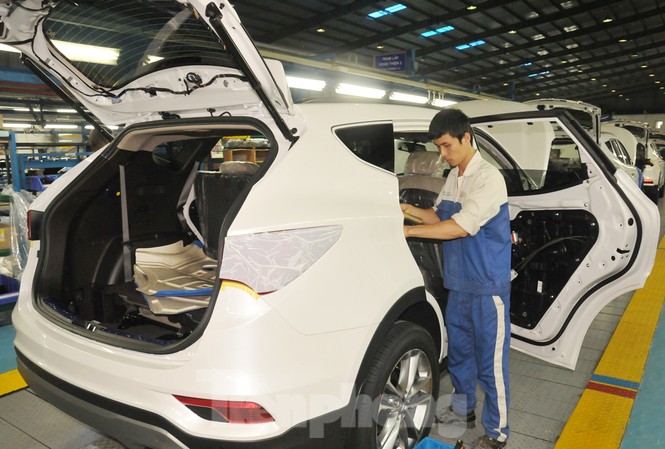 Được gia hạn hơn 66,7 nghìn tỷ, nhiều doanh nghiệp tỏ ra 'thờ ơ'? Dịch COVID-19 khiến nhiều hoạt động sản xuất, kinh doanh nhiều doanh nghiệp bị đình trệ. Ảnh minh họa của: Tuấn Nguyễn