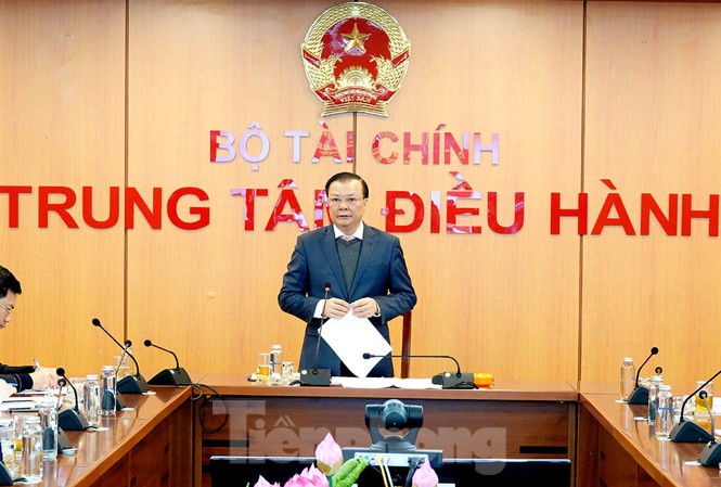 Đà Nẵng, TPHCM lọt tốp 8 địa phương hụt thu ngân sách Bộ trưởng Bộ Tài chính Đinh Tiến Dũng chủ trì Hội nghị trực tuyến toàn quốc đánh giá tình hình thực hiện nhiệm vụ thu-chi ngân sách nhà nước năm 2020 ngày 31/12