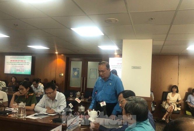 Cây đổ đè chết học sinh trong sân trường: Hiệu trưởng nhận trách nhiệm Hiệu trưởng trường THCS Bạch Đằng nhận trách nhiệm trong vụ cây ngã đè học sinh