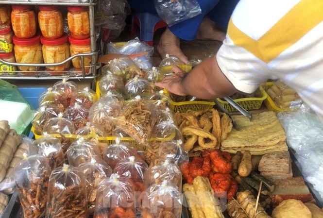 Bát nháo thị trường thực phẩm chay Thực phẩm chay không nhãn mác "trần mình" cho khách lựa chọn