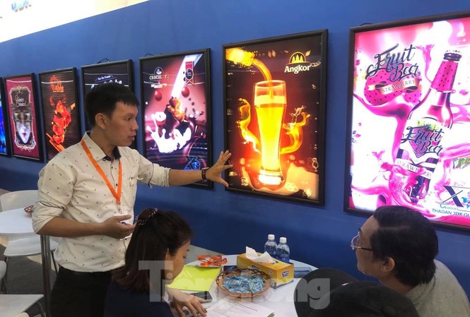 Sau 'ngủ đông' do COVID-19, doanh nghiệp ngành quảng cáo chạy đua tìm khách hàng Doanh nghiệp quảng cáo tìm đối tác, đơn hàng mới