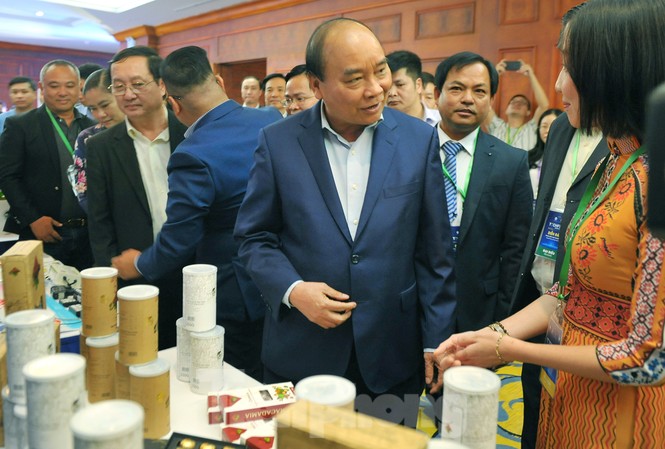 Tạo môi trường khởi nghiệp đổi mới sáng tạo thuận lợi nhất Thủ tướng Nguyễn Xuân Phúc dự và chủ trì chương trình đối thoại tại Diễn đàn Thanh niên khởi nghiệp đổi mới sáng tạo. Ảnh: Xuân Tùng