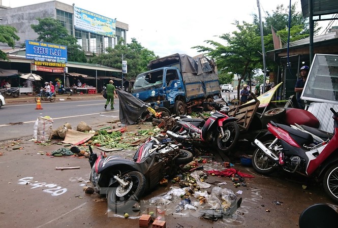 Tai nạn kinh hoàng ở Đắk Nông: Khởi tố vụ án Hiện trường vụ tai nạn khiến 5 người chết