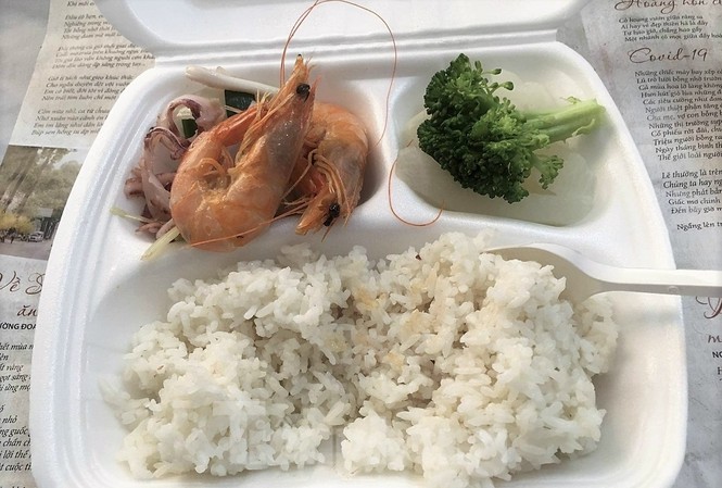 Công an, Thanh tra vào cuộc vụ bữa ăn bị 'cắt xén' trong khu cách ly ở Quảng Ninh Công an, Thanh tra vào cuộc vụ bữa ăn bị 'cắt xén' trong khu cách ly ở Quảng Ninh