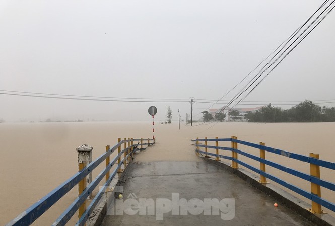 Nhiều nơi ở Khánh Hoà ngập lụt sau bão số 12 Nhiều nơi ở Khánh Hoà ngập lụt sau bão số 12