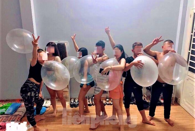 Nhức nhối tình trạng sử dụng ma túy, bóng cười trong các quán bar ở Đắk Lắk Ảnh sử dụng bóng cười lưu trong điện thoại thu giữ tại COCO Beer