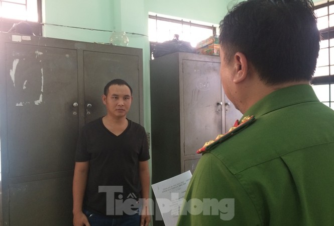 Công an Bình Dương bắt giữ ‘trùm’ bảo kê kinh doanh trước bệnh viện Công an Bình Dương bắt giữ ‘trùm’ bảo kê kinh doanh trước bệnh viện