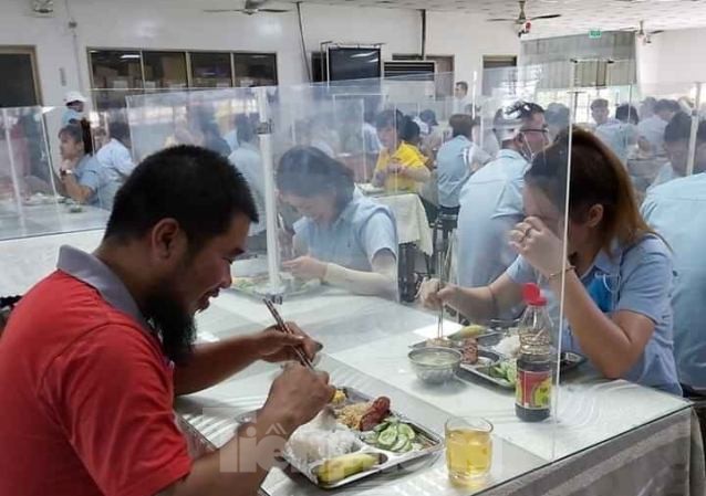 Doanh nghiệp sáng tạo nơi ăn uống cho người lao động thời dịch COVID-19 Doanh nghiệp sáng tạo nơi ăn uống cho người lao động thời dịch COVID-19