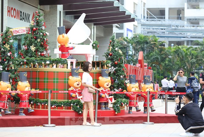 Trung tâm thương mại, siêu thị Hà Nội trang hoàng đón mùa Giáng sinh Trung tâm thương mại, siêu thị Hà Nội trang hoàng đón mùa Giáng sinh