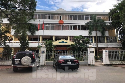 Vì sao hàng loạt quan chức ở Hoà Bình bị kỷ luật? Trụ sở UBND TP Hoà Bình.