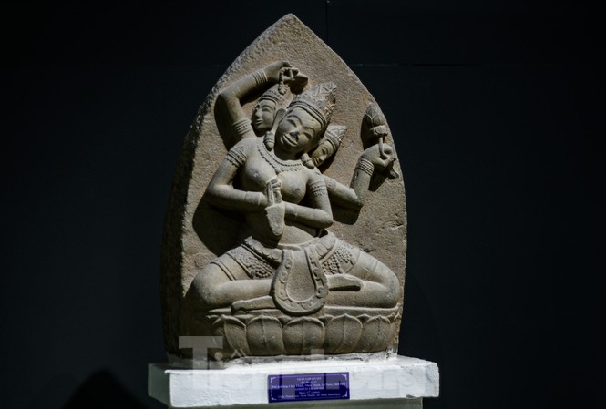 Chiêm ngưỡng vẻ đẹp phù điêu nữ thần Sarasvati vừa được công nhận Bảo vật Quốc gia Phù điêu nữ thần Sarasvati vừa được công nhận bảo vật quốc gia. Ảnh: Trương Định