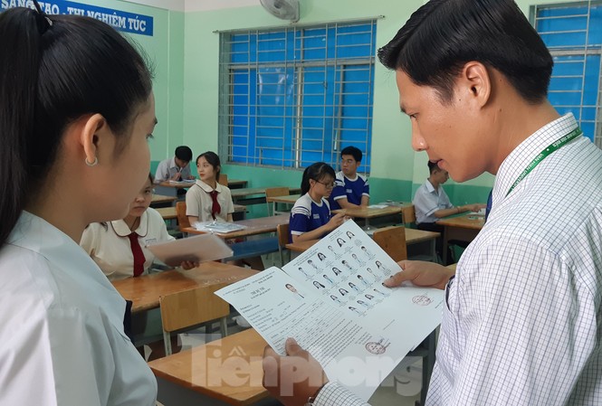 Trường ĐH Mở TPHCM, ĐH Ngân hàng TPHCM điều chỉnh phương án tuyển sinh vì dịch COVID-19 Thí sinh tham dự kỳ thi THPT QG 2019