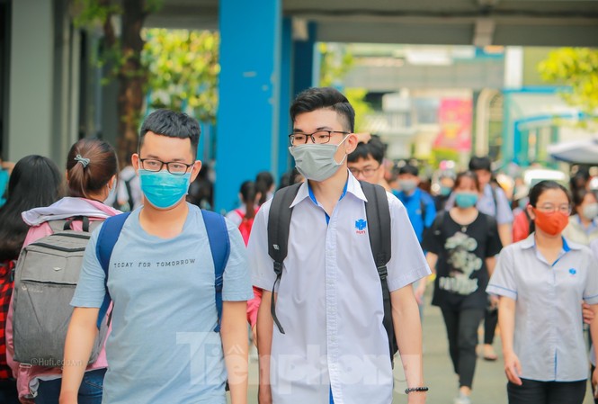 Nhiều trường học ở TPHCM kích hoạt trở lại các biện pháp phòng, chống dịch COVID-19 Nhiều trường học ở TPHCM kích hoạt trở lại các biện pháp phòng, chống dịch COVID-19