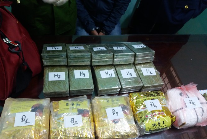 Giả nhân viên tiếp thị buôn số lượng lớn ma tuý xuyên quốc gia Tang vật ma tuý bị thu giữ - Ảnh: Hoàng Long
