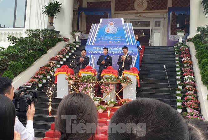 Thanh niên Hà Nam sôi nổi tham dự Ngày hội đầu tư khởi nghiệp Khai mạc Ngày hội đầu tư khởi nghiệp tại hà Nam - Ảnh: Hoàng Long