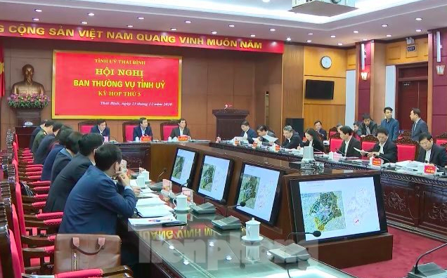 Thái Bình phân công, bổ nhiệm hàng loạt chức vụ lãnh đạo Ban Thường vụ Tỉnh uỷ Thái Bình họp, ra quyết nghị phân công, bổ nhiệm nhiều chức danh cán bộ chủ chốt - Ảnh: Hoàng Long