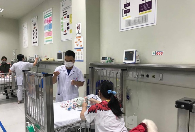 Những tổn thương của cơ thể khi nhiệt độ xuống thấp Bệnh nhi cấp cứu tại BV Nhi T.Ư. Ảnh" Thái Hà