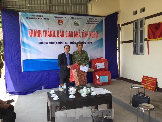 Khánh thành, bàn giao nhà tình nghĩa cho cựu TNXP Lạng Sơn - ảnh 1