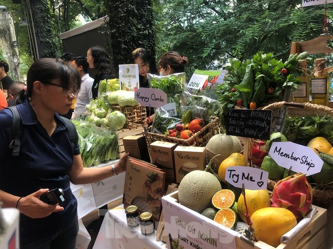 TPHCM: Dân nội trợ ‘tranh nhau’ mua heo rừng hữu cơ gần 400.000 đồng/kg - ảnh 3