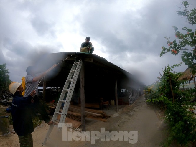 Khánh Hoà khẩn trương đưa lồng bè ngư dân vào bờ để tránh bão 12 - ảnh 5
