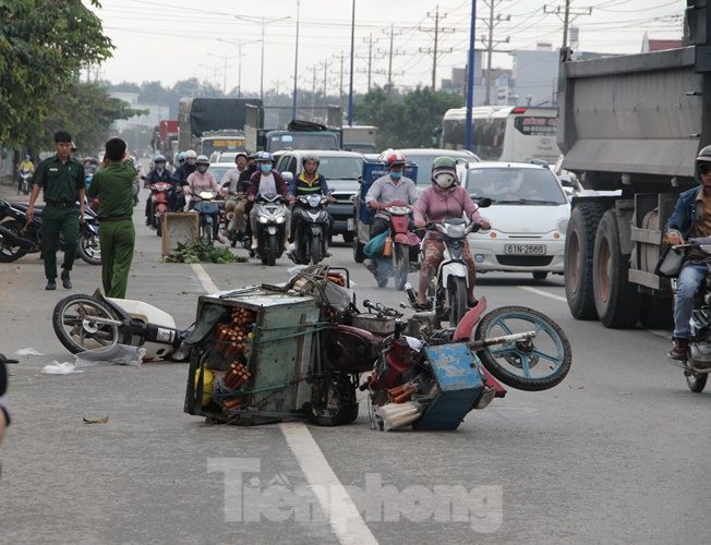 Tai nạn liên hoàn trên quốc lộ 13 làm 1 người tử vong tại chỗ - ảnh 1
