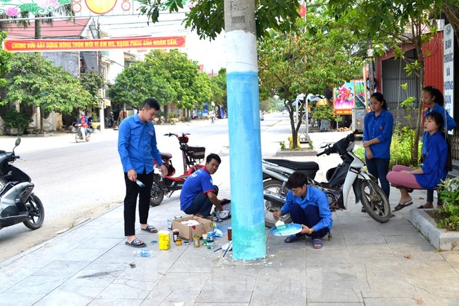 Hàng trăm cột điện ‘nở hoa’ ở xứ Thanh - ảnh 2