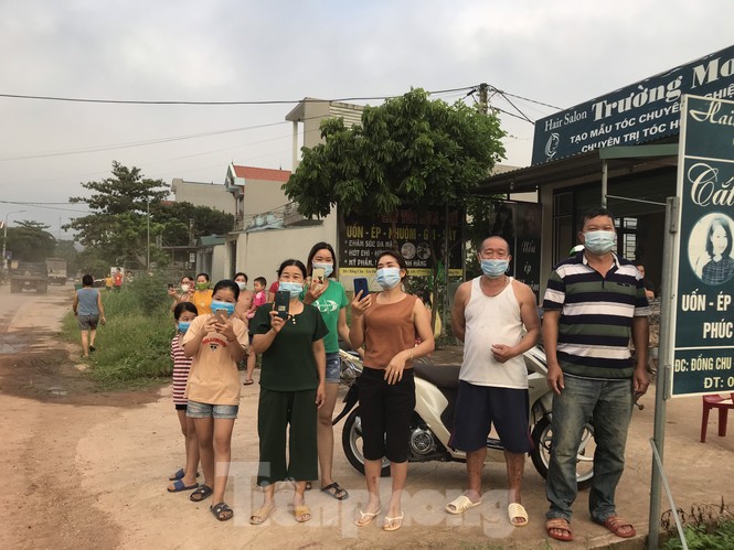 Người dân trong ổ dịch COVID – 19 ở Bắc Giang 'vỡ òa' khi dỡ phong tỏa - ảnh 5