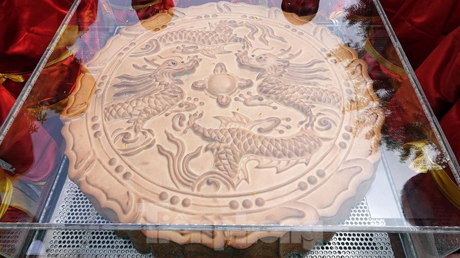 Rộn ràng lễ rước cặp bánh Trung thu truyền thống lớn nhất Việt Nam tại Hà Nội - ảnh 3