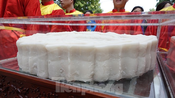 Rộn ràng lễ rước cặp bánh Trung thu truyền thống lớn nhất Việt Nam tại Hà Nội - ảnh 4