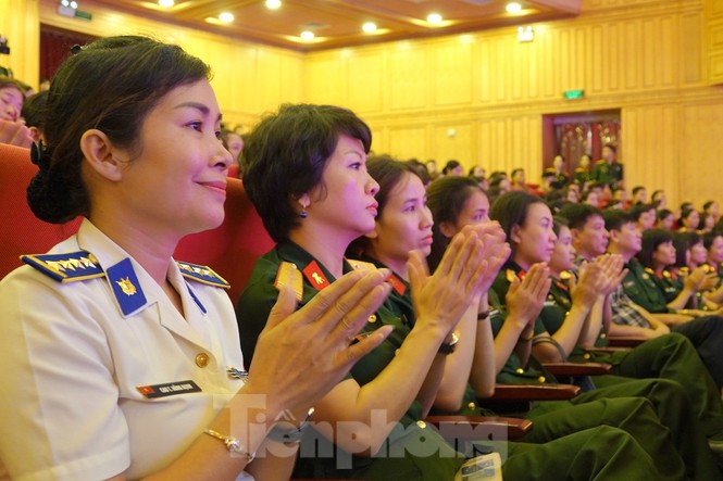 ‘Bóng hồng’ Quân đội thi tài Tuyên truyền viên giỏi - ảnh 6