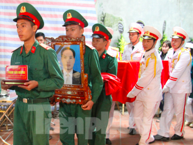 Quê mẹ Thái Bình đón Liệt sỹ, nhà báo Phạm Văn Hướng hi sinh ở Rào Trăng - ảnh 3
