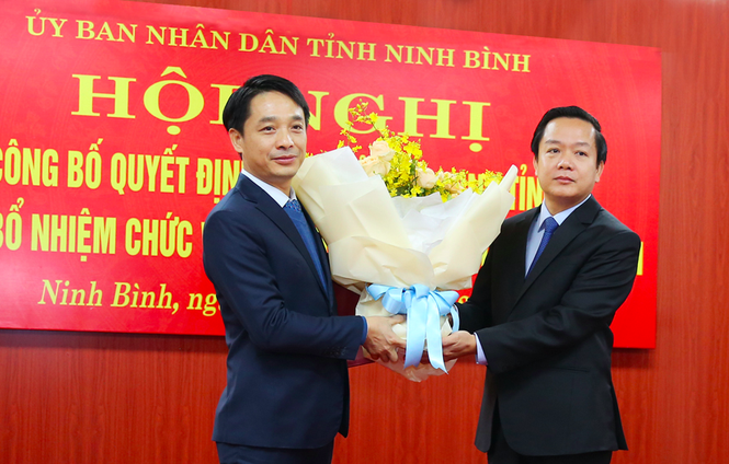 Nam Dinh and Ninh Binh appoint new staff - photo 2