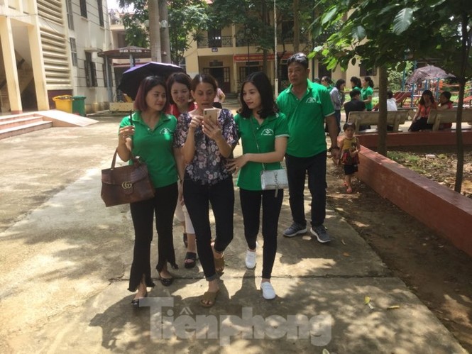Trùng phùng đầy nước mắt của cô gái lưu lạc 22 năm - ảnh 1