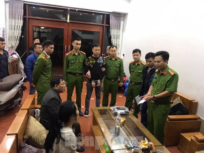 Khởi tố vụ vận chuyển trên 30 tấn chân giò lợn sang Trung Quốc - ảnh 1