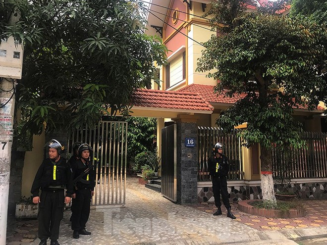 Nhóm tội phạm buôn bán hàng nghìn bánh heroin hầu tòa - ảnh 2