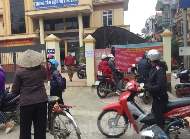 Náo loạn buổi đầu tiên
