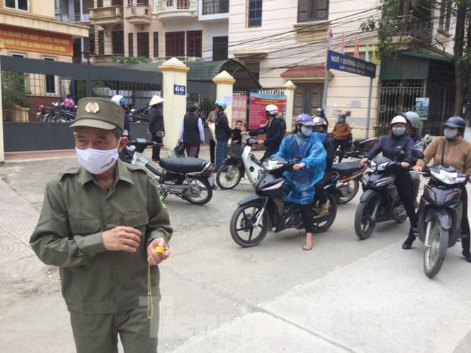 Náo loạn buổi đầu tiên