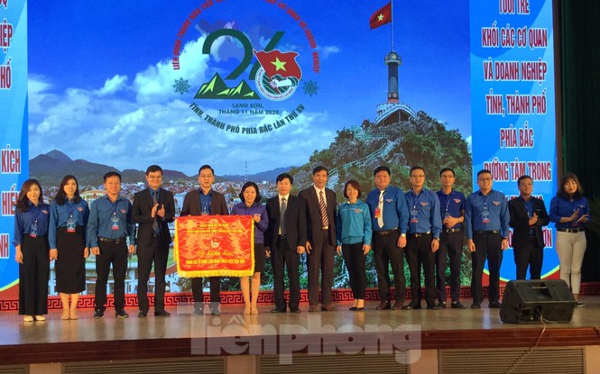 Tuyên dương thanh niên tiên tiến đoàn khối, doanh nghiệp tiêu biểu - ảnh 5