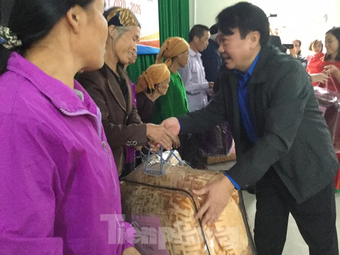 Tuyên dương thanh niên tiên tiến đoàn khối, doanh nghiệp tiêu biểu - ảnh 6