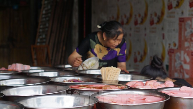Kinh nghiệm ăn chơi ở 'thiên đường sống ảo' Phượng Hoàng cổ trấn - ảnh 7