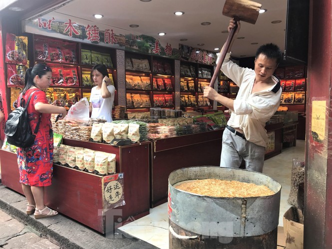Kinh nghiệm ăn chơi ở 'thiên đường sống ảo' Phượng Hoàng cổ trấn - ảnh 6