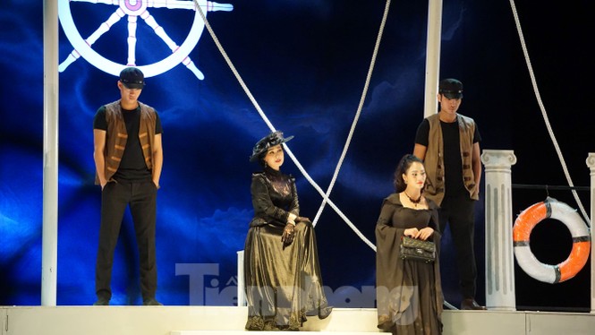 NSND Lan Hương tái xuất mẹ chồng ác nghiệt trong ‘Người mẹ trước vành móng ngựa’ - ảnh 3